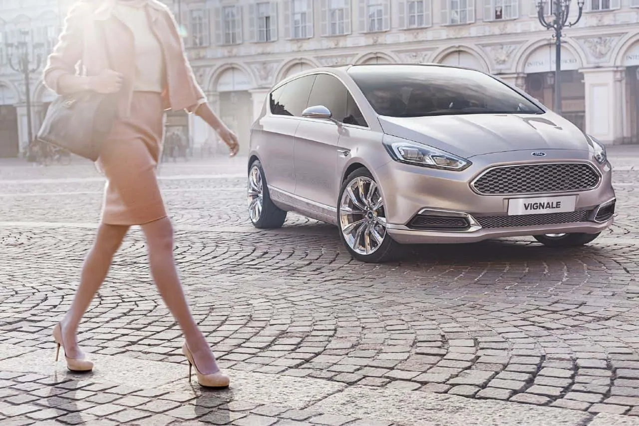 Le Ford S-Max Vignale en approche