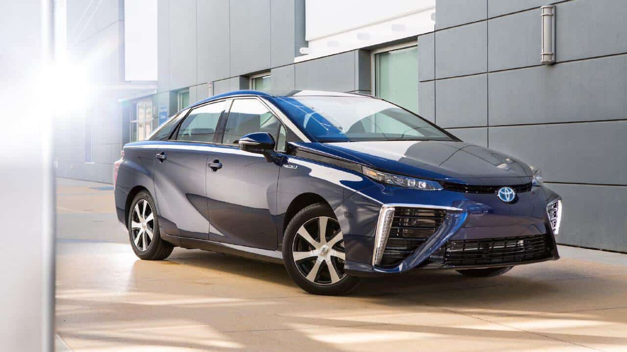 Toyota Mirai fuel cell vehicle (2016)